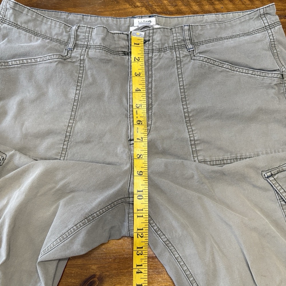 L.L. Bean Favorite Fit Cargo Pants Women's 16 Dusty Olive Canvas Utility - Picture 8 of 15